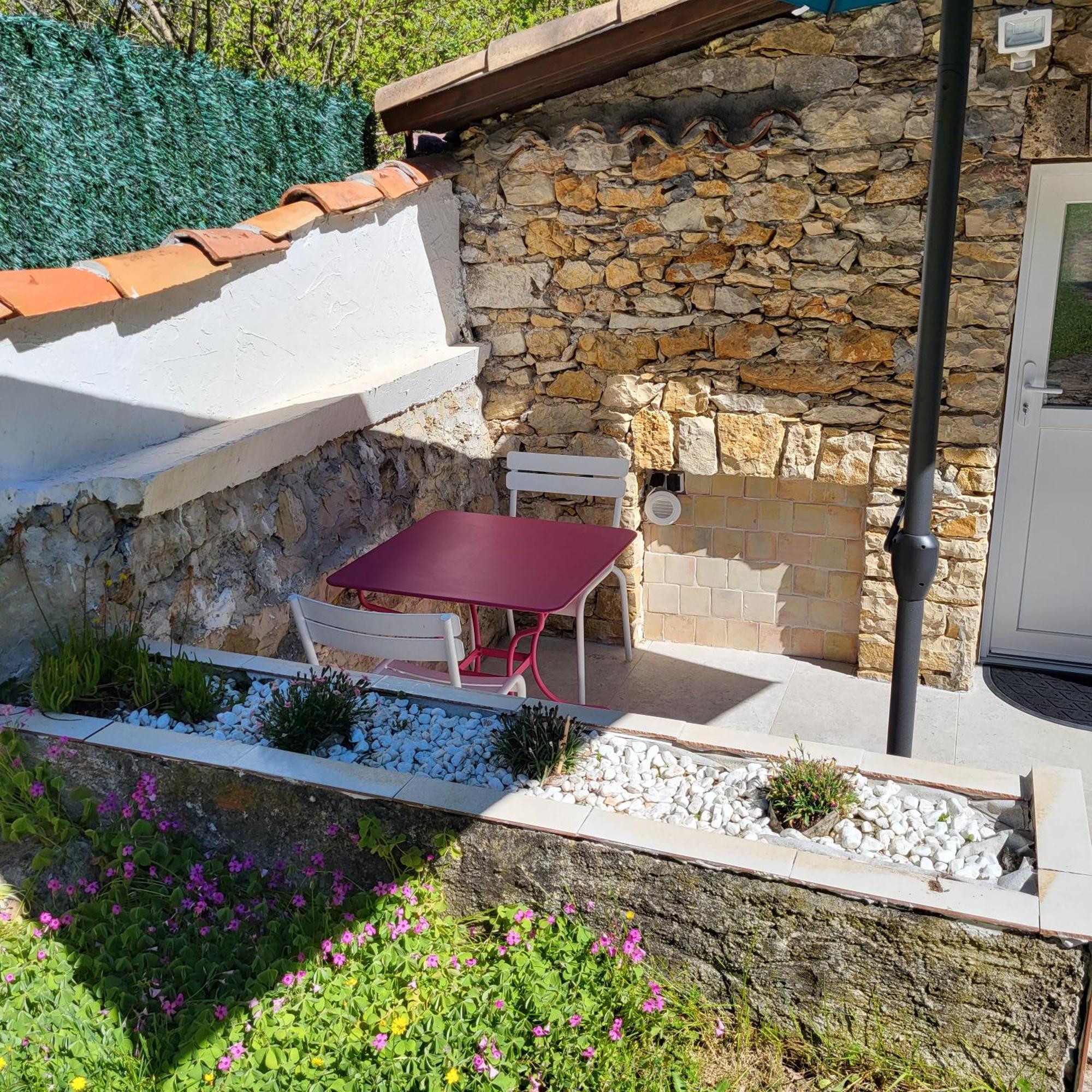 Les Pierres De Cezaire Hotel Saint-Cézaire-sur-Siagne Eksteriør billede